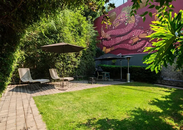 Pug Seal Polanco Allan Poe Hotel 5*