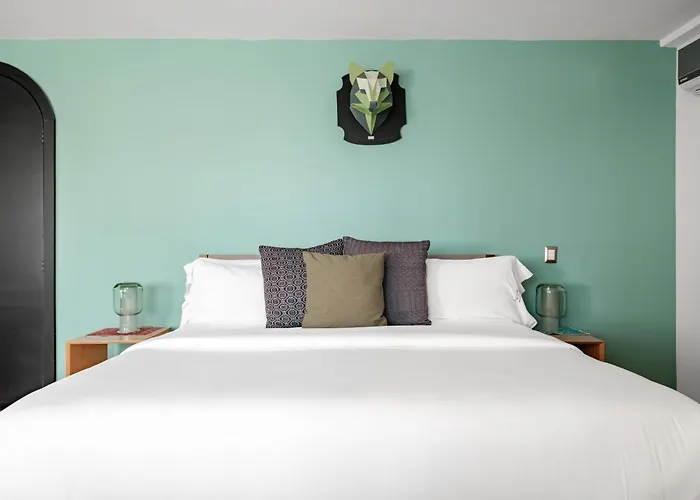 Hotel Pug Seal Polanco Allan Poe 5*