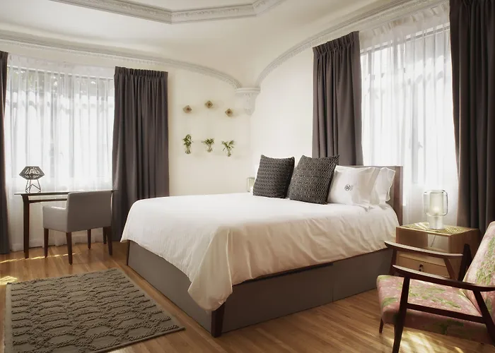 Pug Seal Polanco Allan Poe Hotel 5*