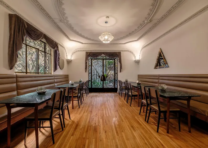 Hotel Pug Seal Polanco Allan Poe 5*