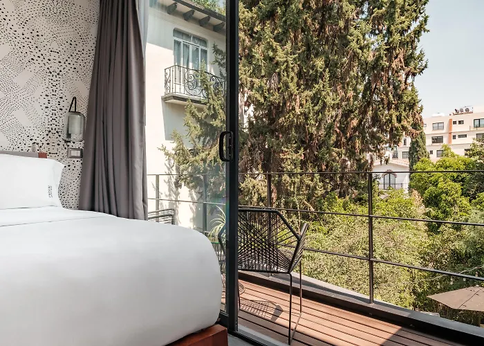 Pug Seal Polanco Allan Poe Hotel