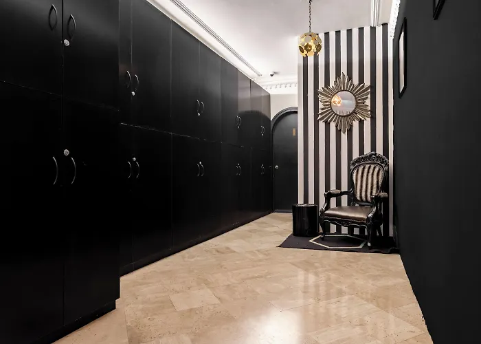 Pug Seal Polanco Allan Poe Hotel 5*